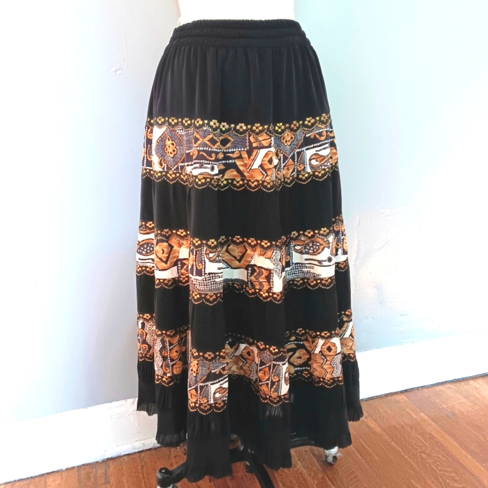 Wow! Abstract boho, ruffled, tiered maxi skirt w gorgeous hem. Large see msrmts